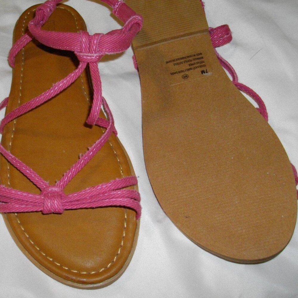Women's/juniors pink size 7 sandals, Maurice's Lacey Barely There. New